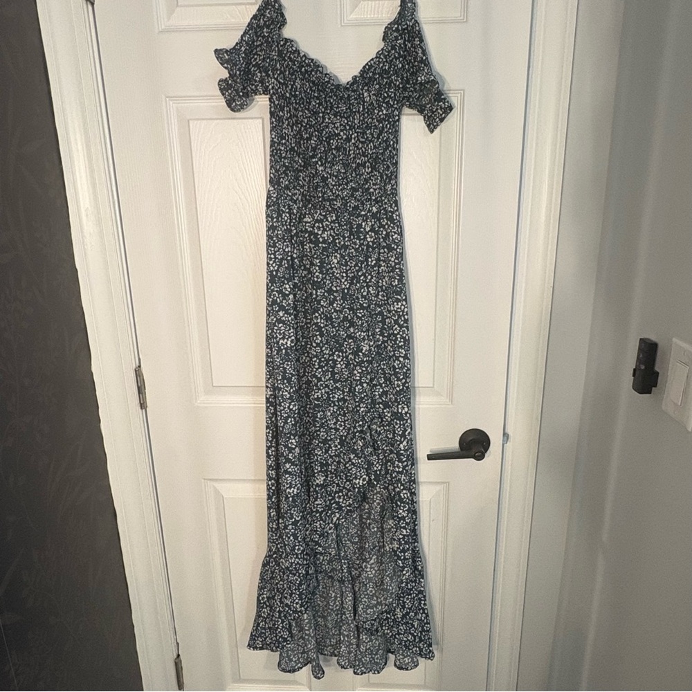 Floral Off-Shoulder Smocked Bodice Maxi Dress Botique Size Small
